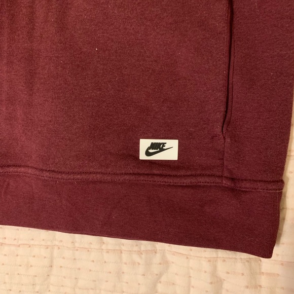 Women’s Nike sweater size M - Picture 2 of 3